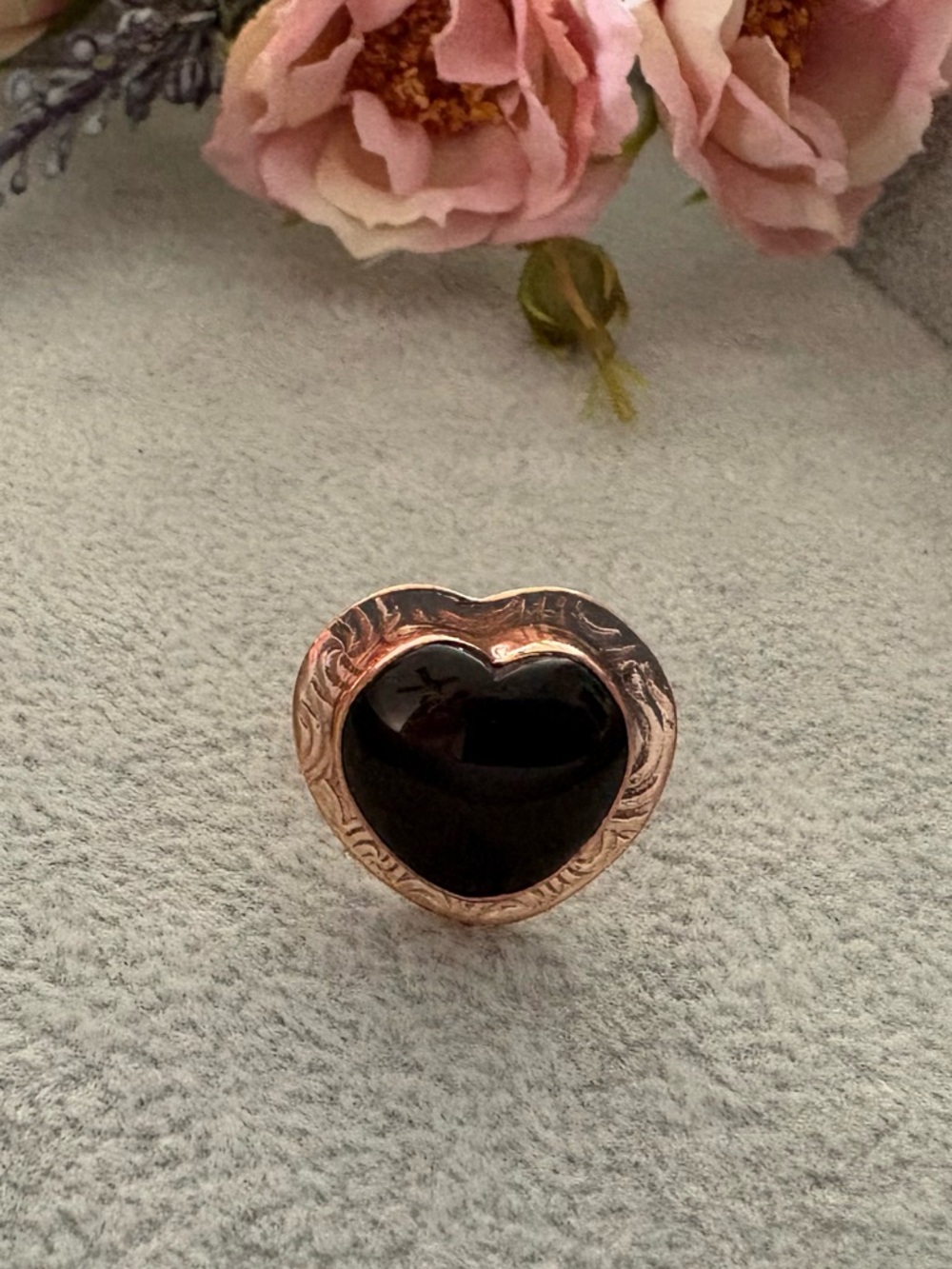Heart-Shaped Onyx Copper Ring size 7 NWT - Picture 2 of 6
